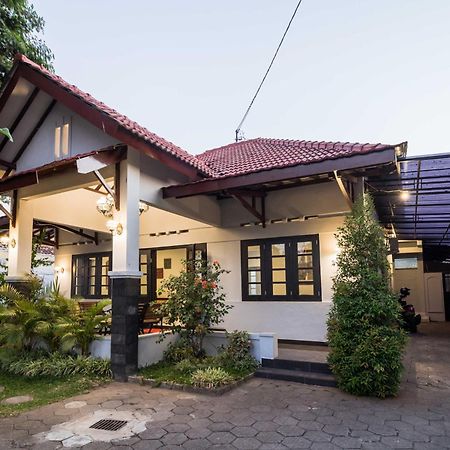 Apartament Ndalem Sarengat Jogyakarta Zewnętrze zdjęcie