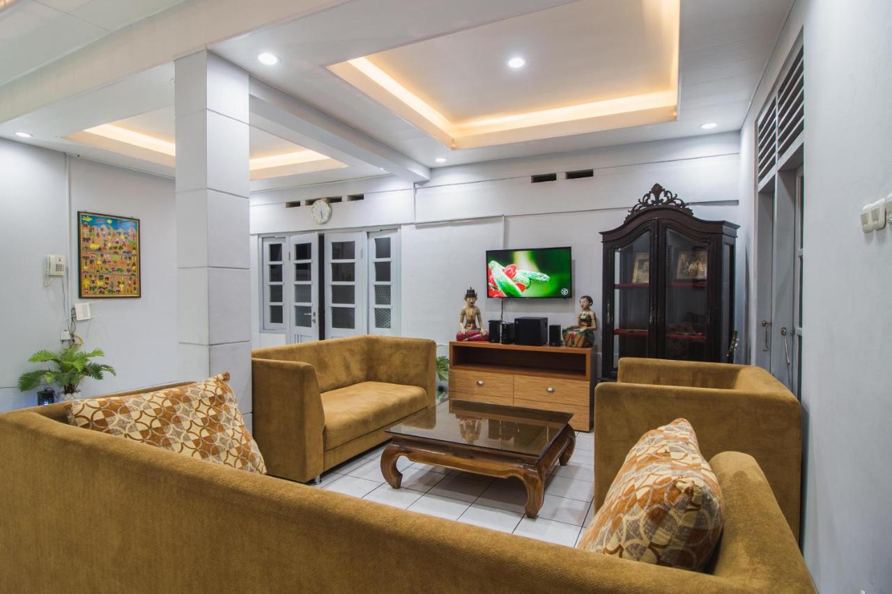 Apartament Ndalem Sarengat Jogyakarta Zewnętrze zdjęcie
