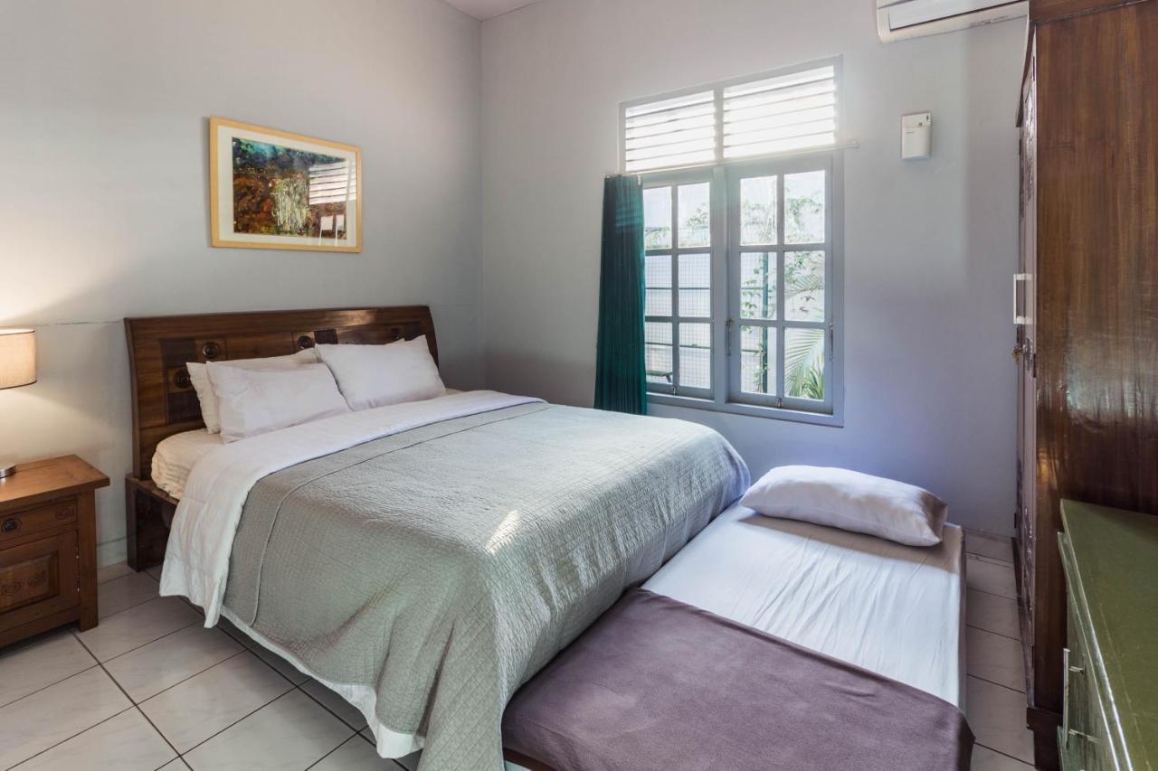 Apartament Ndalem Sarengat Jogyakarta Zewnętrze zdjęcie
