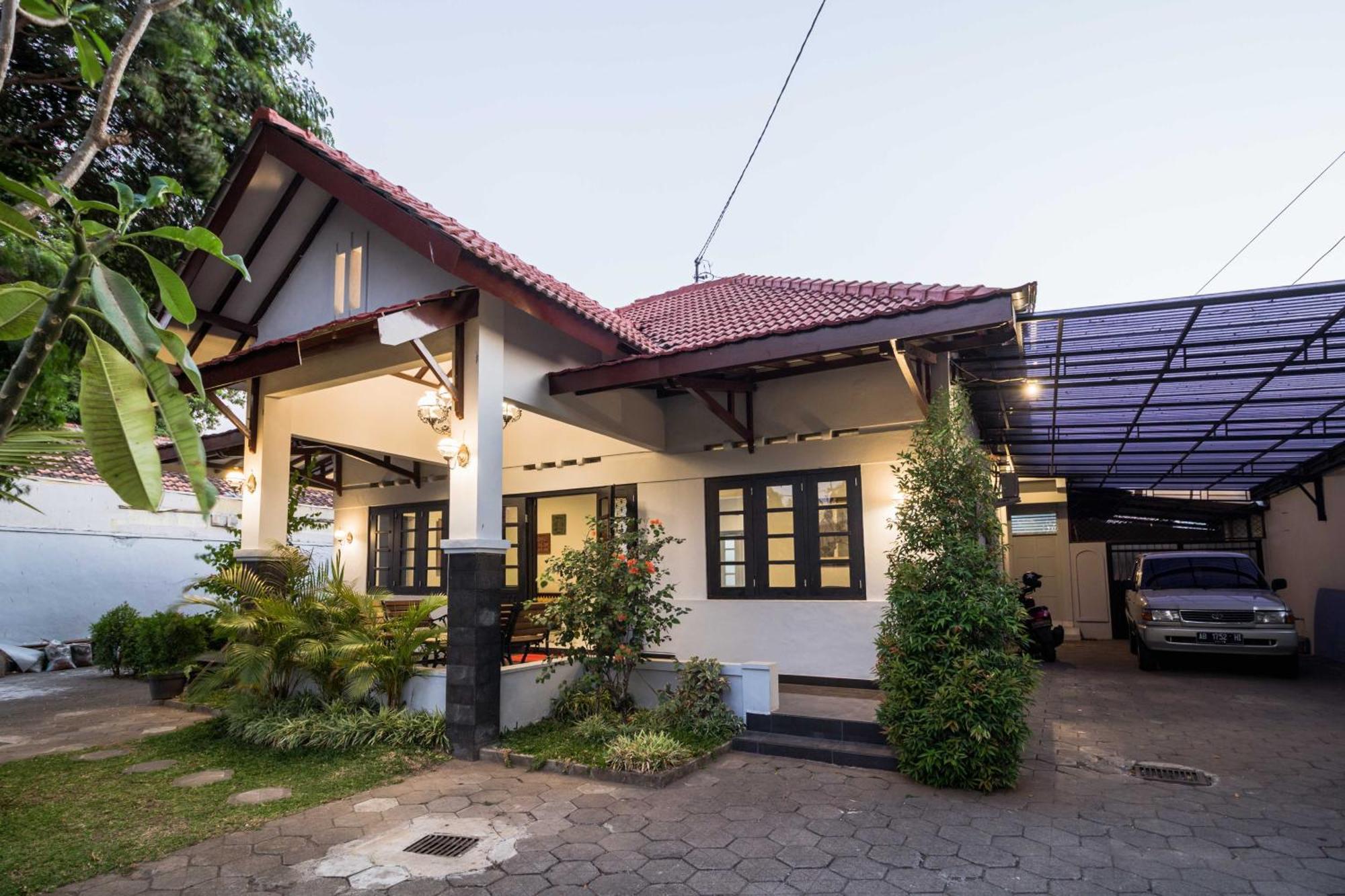 Apartament Ndalem Sarengat Jogyakarta Zewnętrze zdjęcie