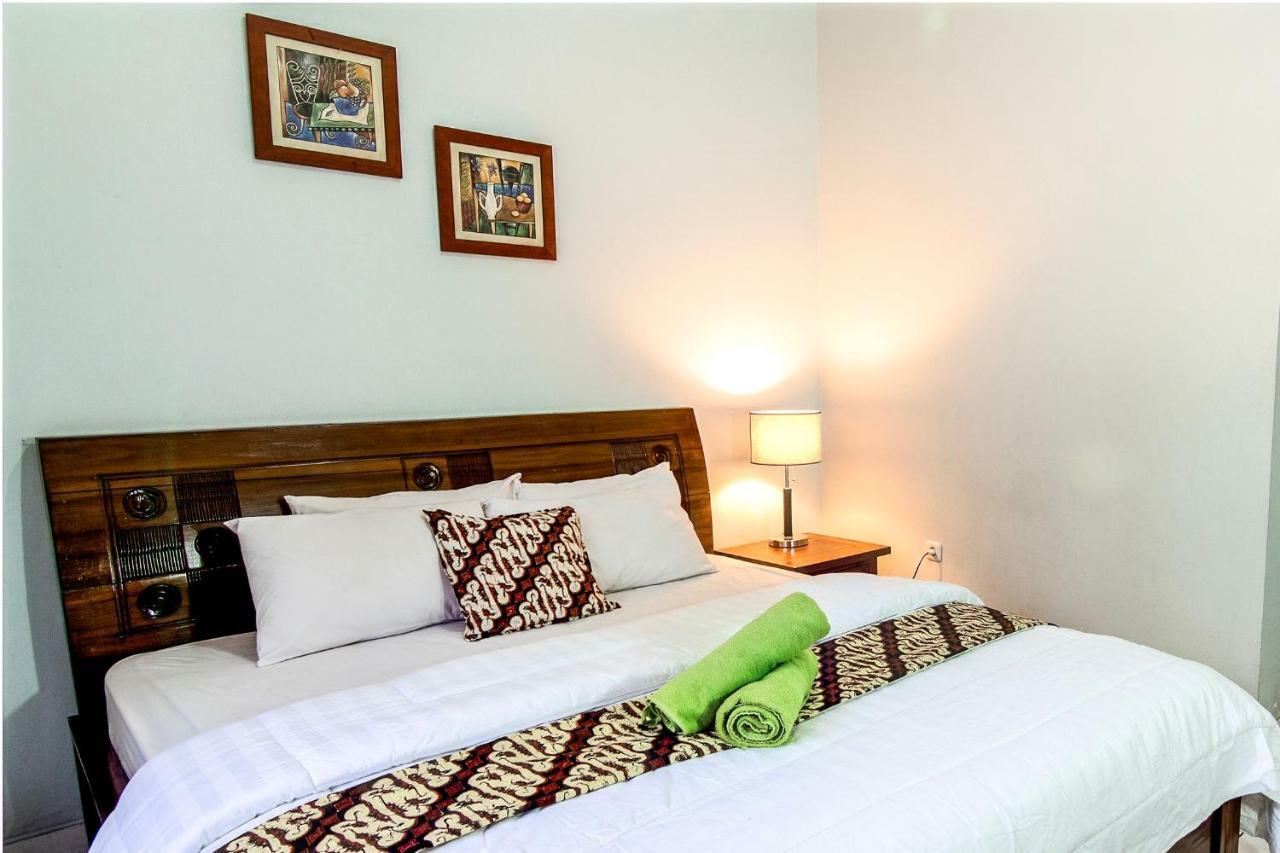 Apartament Ndalem Sarengat Jogyakarta Zewnętrze zdjęcie